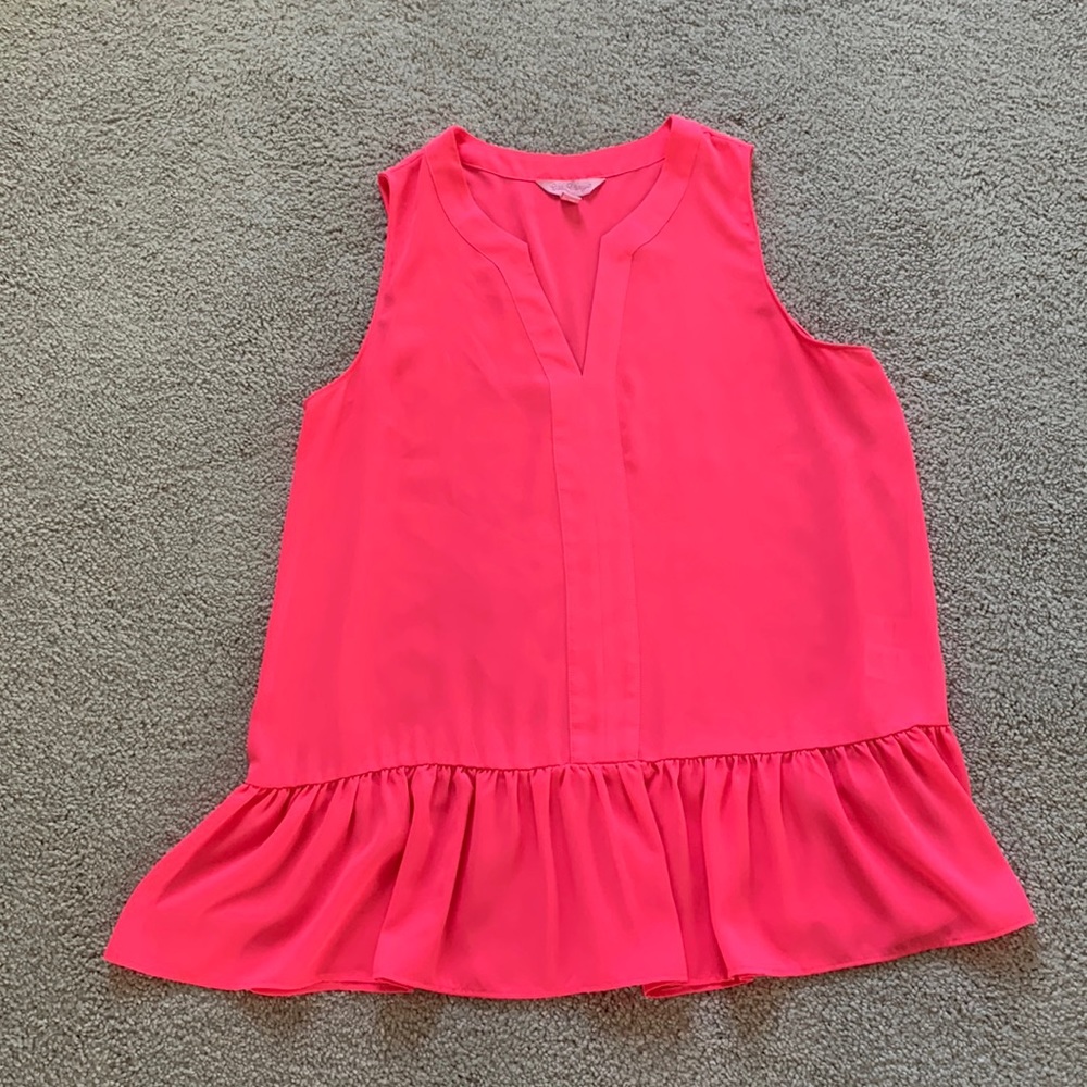Pink 100% polyester sleeveless Lilly Pulitzer top in size Small.